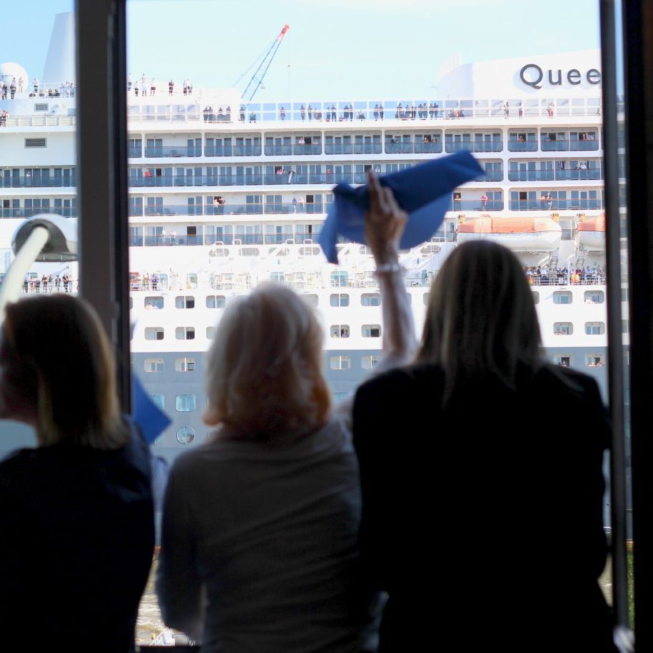 Kreuzfahrtschiffe gucken im Hamburger Hafen